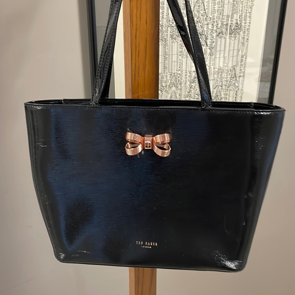 Beautiful black shoulder bag from Ted Baker London